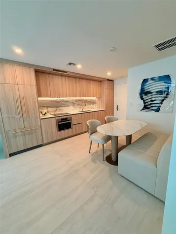77 SE 5th Street Miami FL 33131