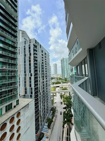 77 SE 5th Street Miami FL 33131