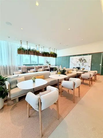 77 SE 5th Street Miami FL 33131