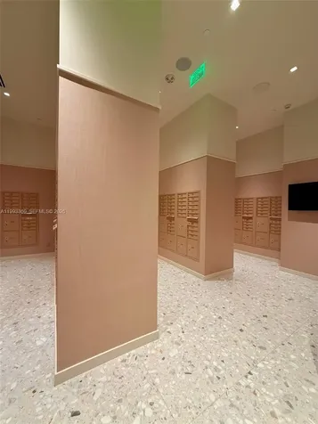 77 SE 5th Street Miami FL 33131