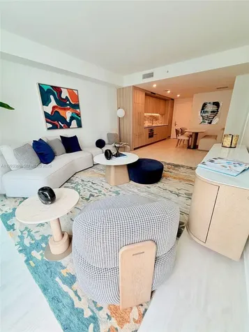 77 SE 5th Street Miami FL 33131