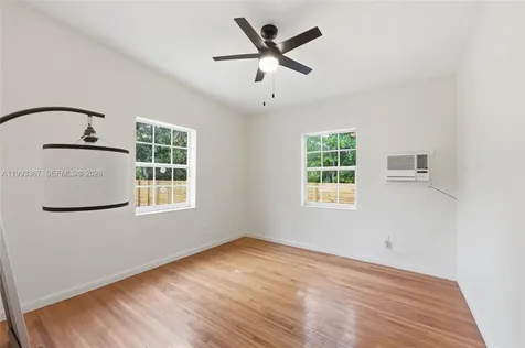 1620 NE 160th Street North Miami Beach FL 33162