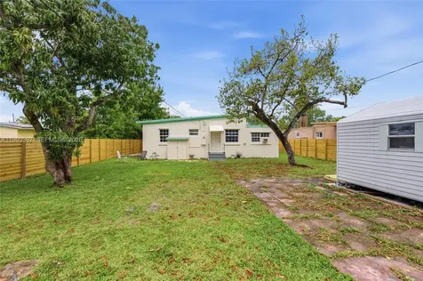 1620 NE 160th Street North Miami Beach FL 33162