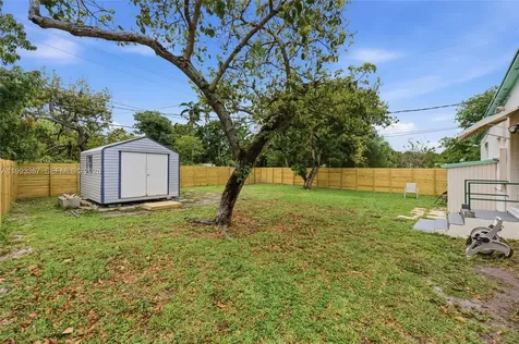 1620 NE 160th Street North Miami Beach FL 33162