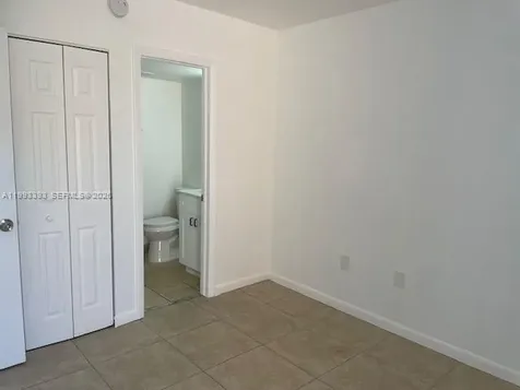 4709 NW 7th Street Miami FL 33126