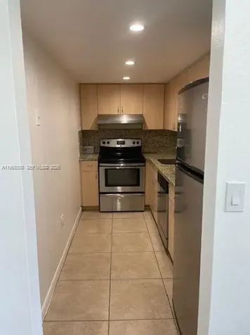 4709 NW 7th Street Miami FL 33126