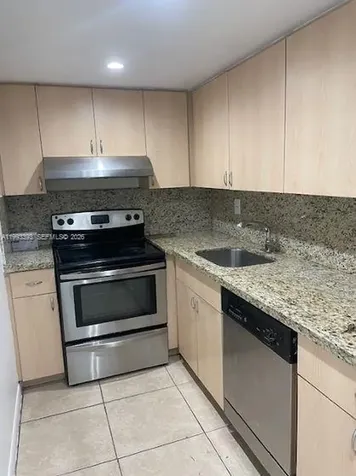 4709 NW 7th Street Miami FL 33126