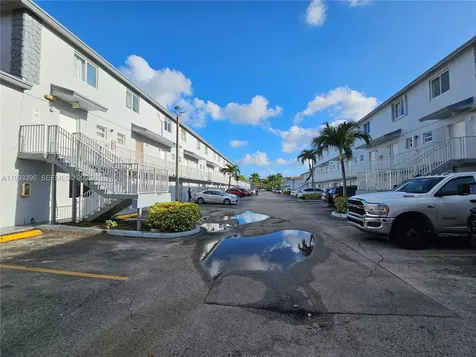 8027 NW 8th Street Miami FL 33126