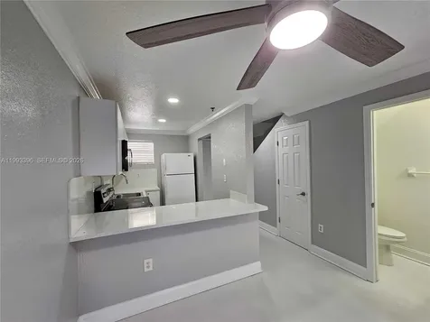 8027 NW 8th Street Miami FL 33126