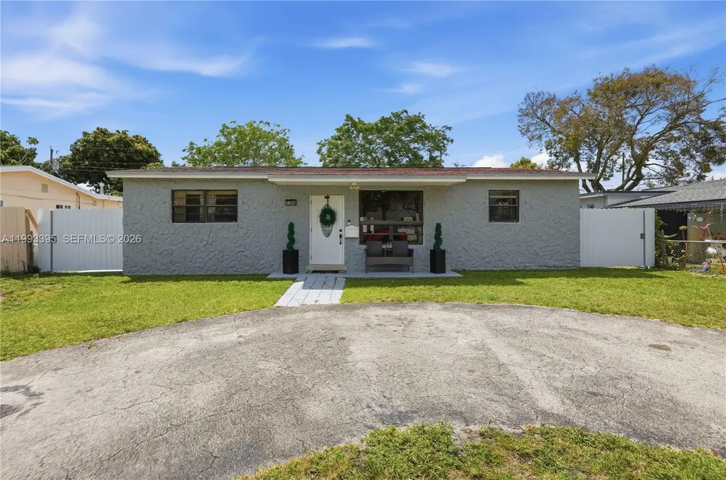 7390 Cleveland Street Hollywood FL 33024