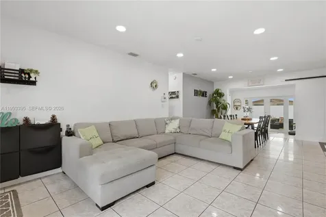 7390 Cleveland Street Hollywood FL 33024