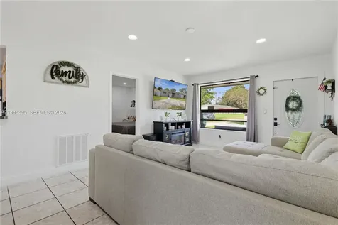 7390 Cleveland Street Hollywood FL 33024