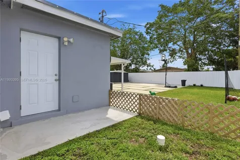 7390 Cleveland Street Hollywood FL 33024