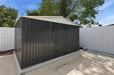 7390 Cleveland Street Hollywood FL 33024