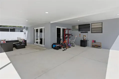 7390 Cleveland Street Hollywood FL 33024