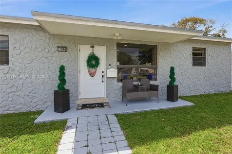 7390 Cleveland Street Hollywood FL 33024