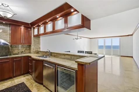 5555 Collins Avenue Miami Beach FL 33140