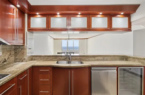 5555 Collins Avenue Miami Beach FL 33140