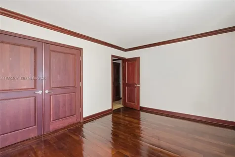 5555 Collins Avenue Miami Beach FL 33140