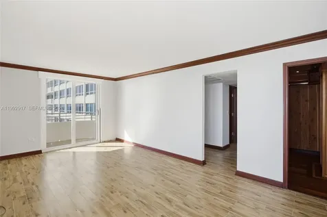 5555 Collins Avenue Miami Beach FL 33140