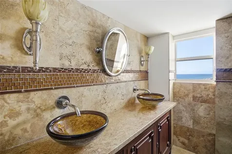 5555 Collins Avenue Miami Beach FL 33140