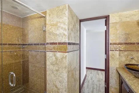 5555 Collins Avenue Miami Beach FL 33140