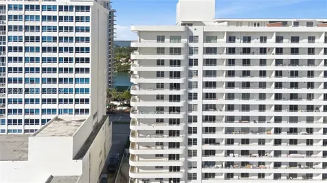 5555 Collins Avenue Miami Beach FL 33140