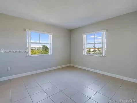 8240 SW 210th Street Cutler Bay FL 33189