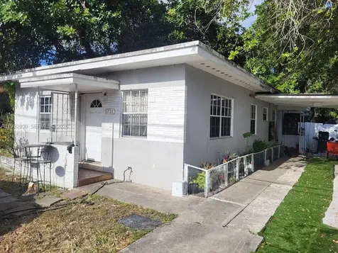 5731 - 5733 NW 6th Avenue Miami FL 33127