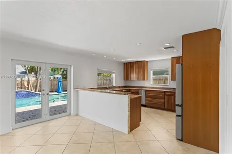 405 SE 4th Terrace Dania Beach FL 33004