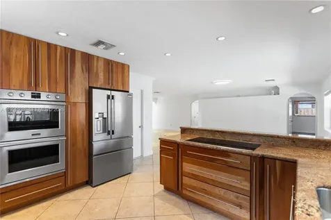 405 SE 4th Terrace Dania Beach FL 33004