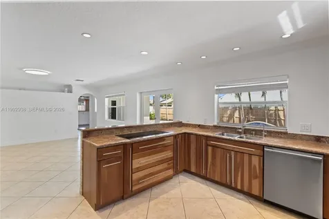 405 SE 4th Terrace Dania Beach FL 33004