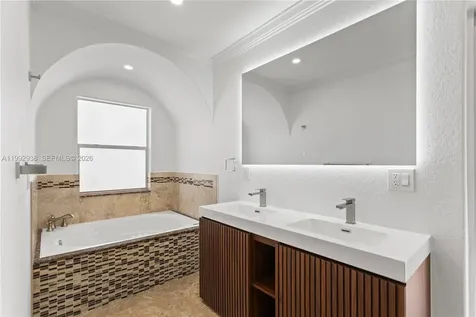 405 SE 4th Terrace Dania Beach FL 33004