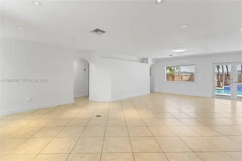 405 SE 4th Terrace Dania Beach FL 33004
