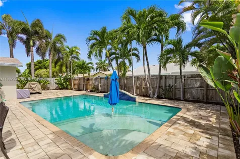 405 SE 4th Terrace Dania Beach FL 33004