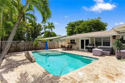 405 SE 4th Terrace Dania Beach FL 33004