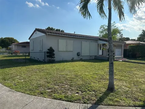 260 W 56th Street Hialeah FL 33012