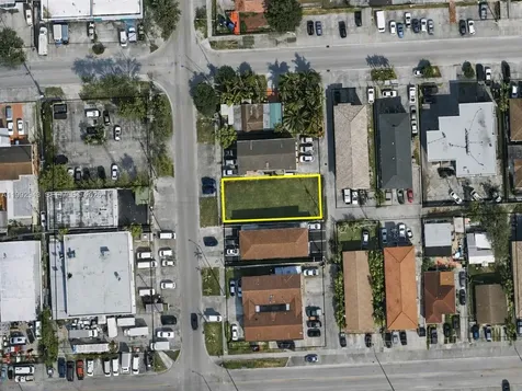 2657 W 2nd Avenue Hialeah FL 33010