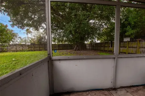 4140 SW 36th Street West Park FL 33023
