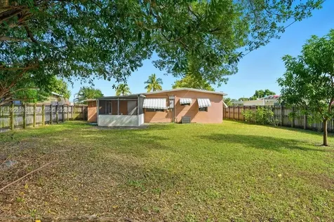 4140 SW 36th Street West Park FL 33023