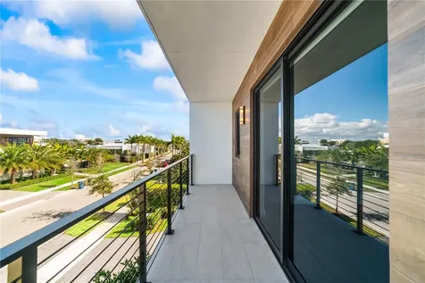 16680 N Botaniko Drive N Weston FL 33326