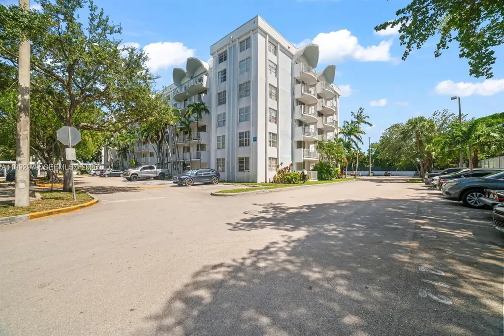 498 NW 165th Street Road Miami FL 33169