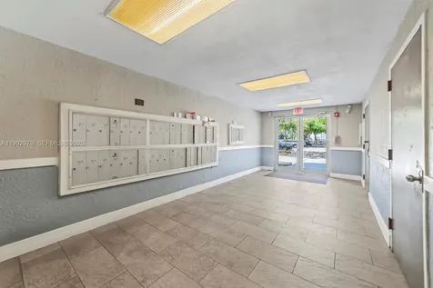 498 NW 165th Street Road Miami FL 33169