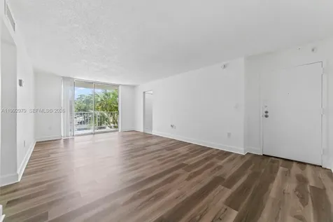 498 NW 165th Street Road Miami FL 33169