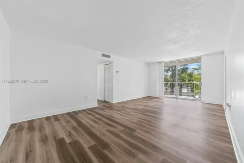 498 NW 165th Street Road Miami FL 33169