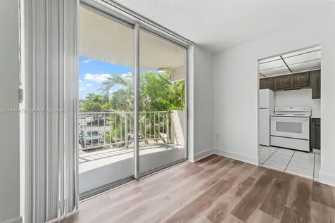498 NW 165th Street Road Miami FL 33169
