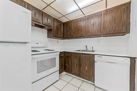 498 NW 165th Street Road Miami FL 33169