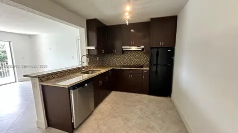 450 W Palm Circle W Pembroke Pines FL 33025