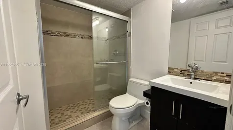 450 W Palm Circle W Pembroke Pines FL 33025