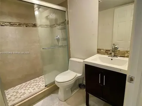 450 W Palm Circle W Pembroke Pines FL 33025